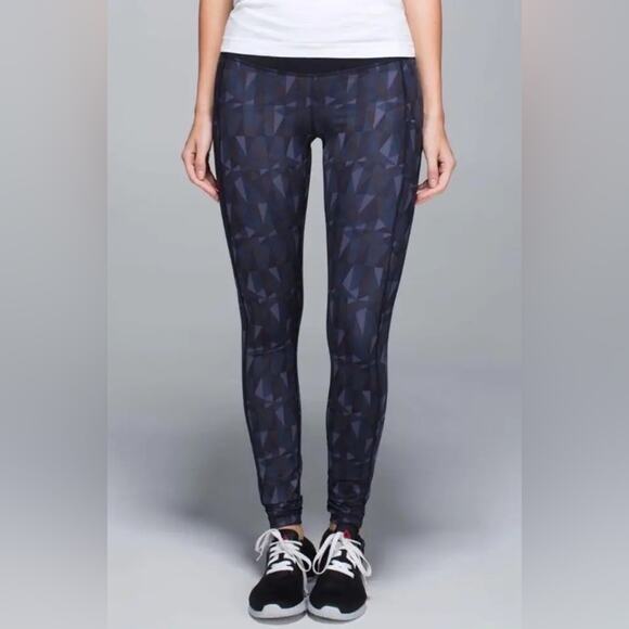 Lululemon Speed Tight II Stained Glass Love Nightfall Black SZ 2 - Picture 1 of 7